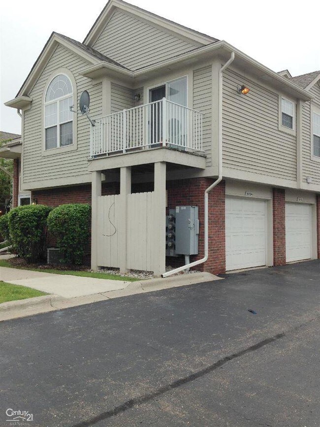 Building Photo - 16534 Glenpointe Dr