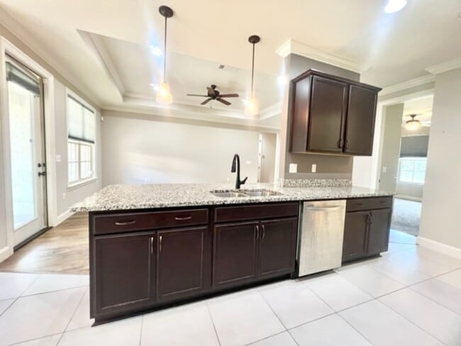 Building Photo - 113 Kailyn Ct