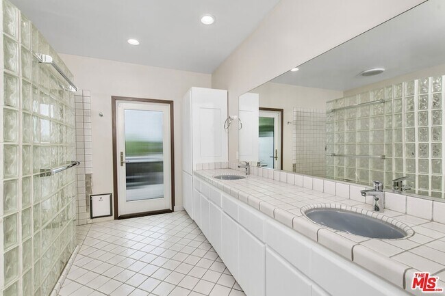 Building Photo - 5949 Abernathy Dr