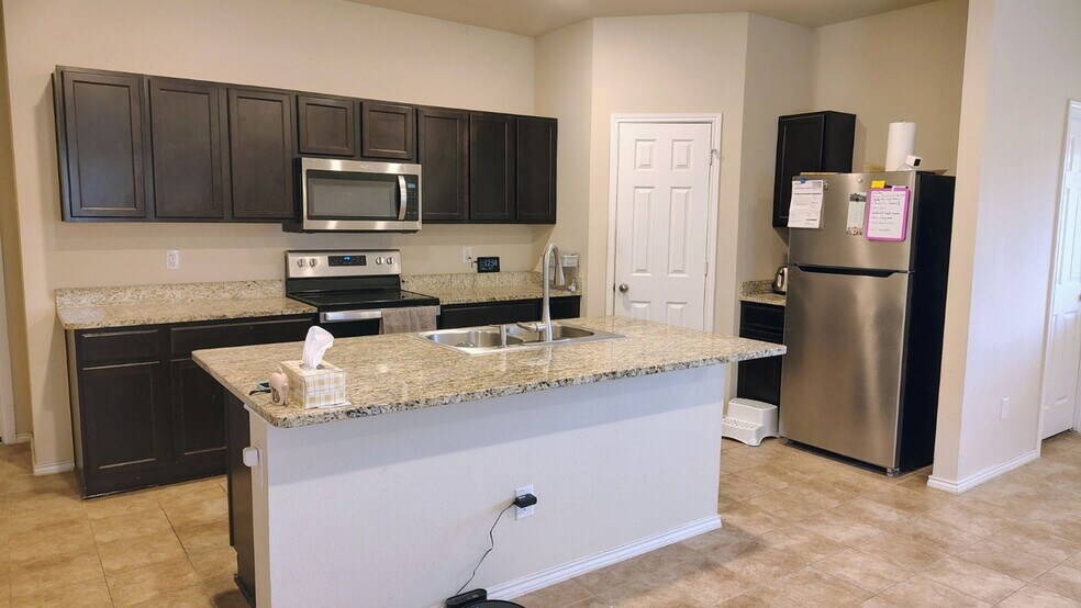 Building Photo - 9609 Falme Ln