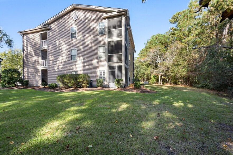 Building Photo - 549 Blue Stem Dr