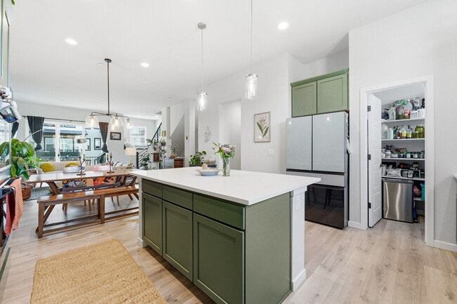 Building Photo - 2272 Old Rail Wy