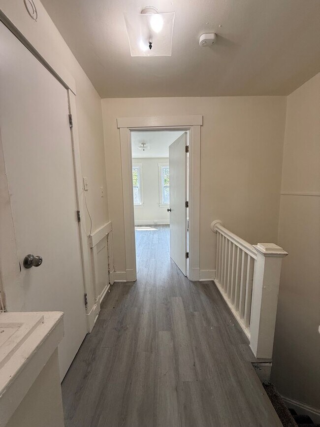 Building Photo - Charming 2-Bedroom Townhome in Lincoln-Lar...