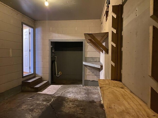 Building Photo - 4016 Mallard Dr