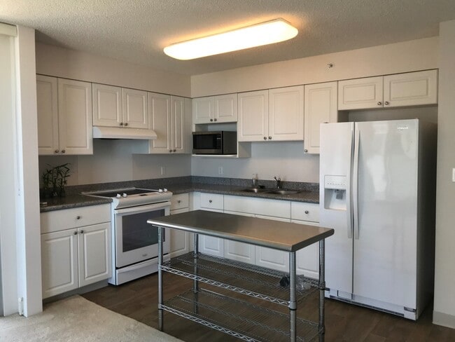 Building Photo - 801 South St