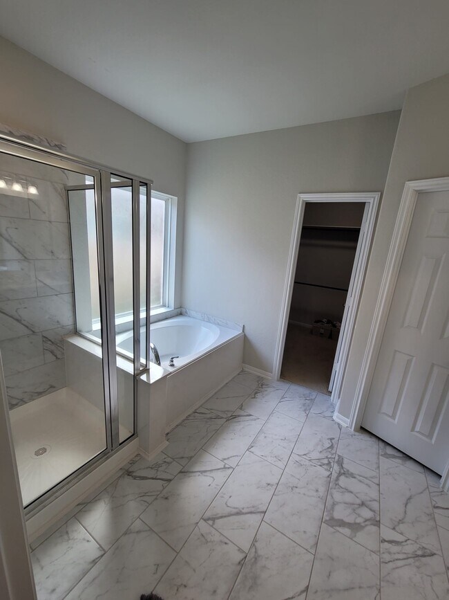 Building Photo - 4418 Hronas Dr