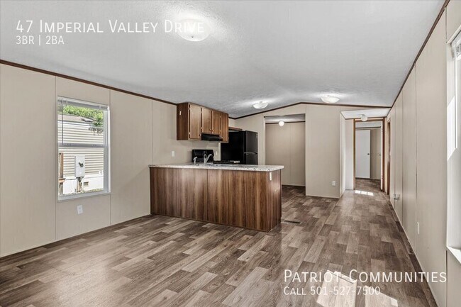 Building Photo - 47 Imperial Valley Dr