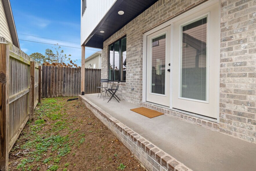 Building Photo - 738 N 5th St