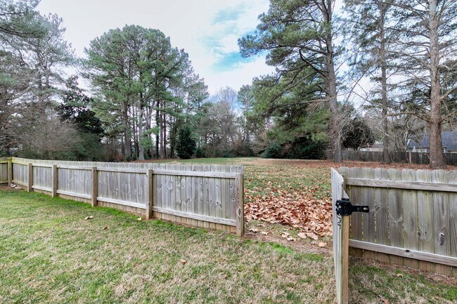 Building Photo - 106 Allison Way