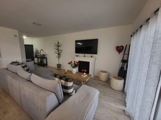 Building Photo - 15520 SW 136th St