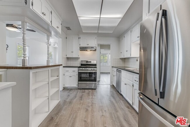 Building Photo - 4905 Coolidge Ave