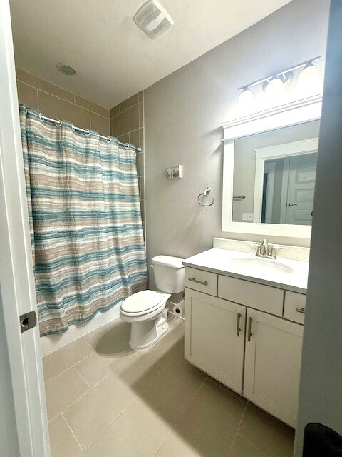 Building Photo - 50 Grande Pointe Dr