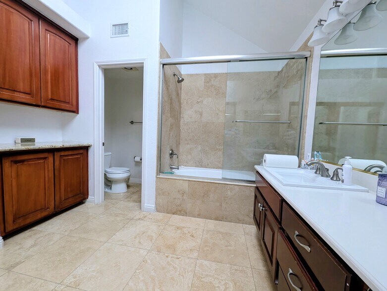 Building Photo - 2730 Point Del Mar