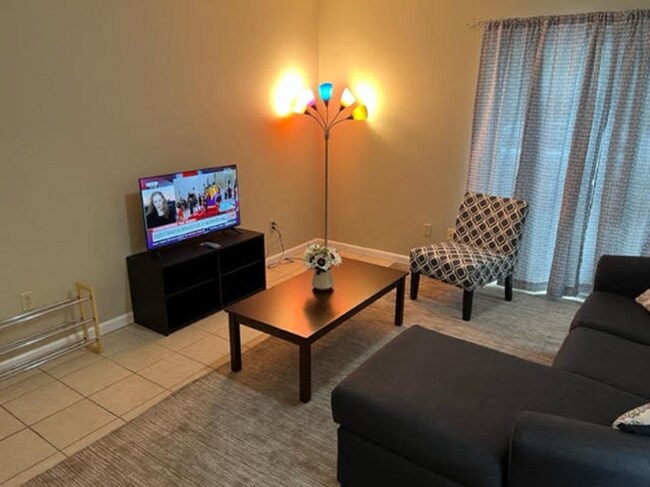 Building Photo - 1700 SW 16th Ct