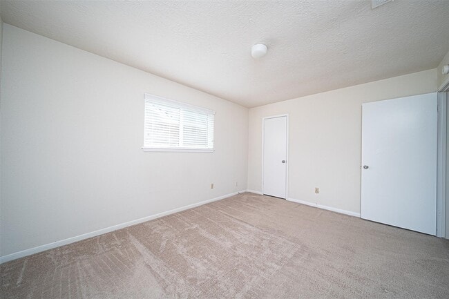Building Photo - 2838 Colony Dr