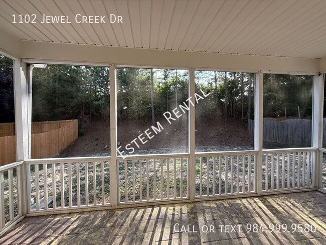 Building Photo - 1102 Jewel Creek Dr