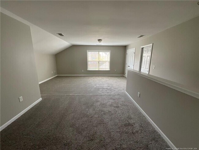 Building Photo - 52 Noble Ct