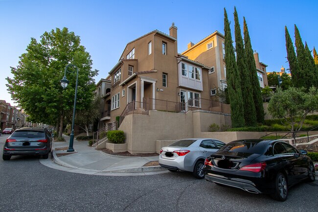 Building Photo - 749 Batista Dr