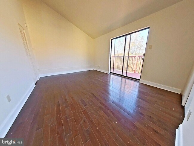 Building Photo - 828 N 26th St