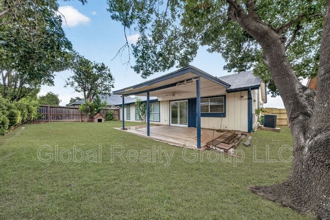 Building Photo - 7713 Narrow Pass St