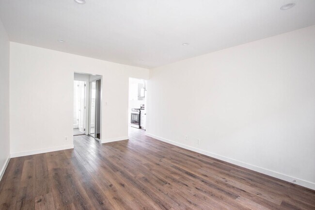 Interior Photo - 937 N Orange Grove Ave