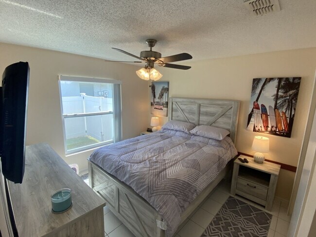 Building Photo - 7725 Indian Ridge Trail N