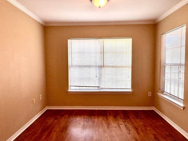 Building Photo - Reserve of Point Meadows Condo!