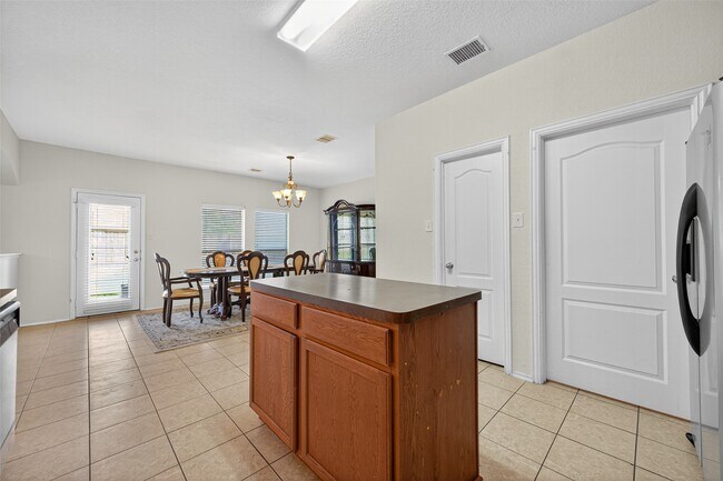 Building Photo - 21583 Rose Mill Dr