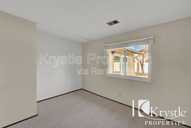 Building Photo - 180 Obsidian Ct