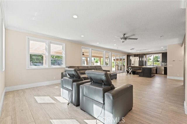 Building Photo - 928 Trovita Dr