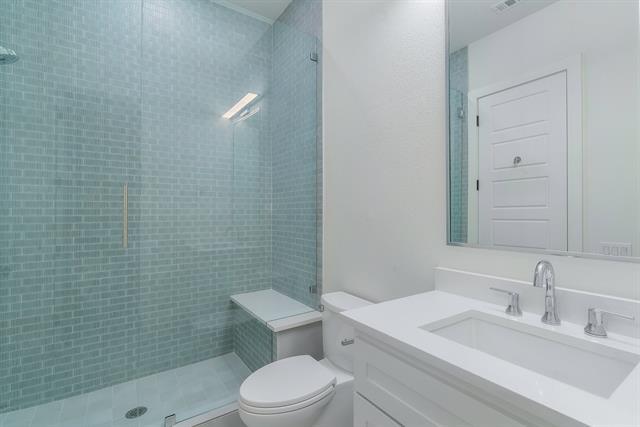 Building Photo - 3311 Regent Dr