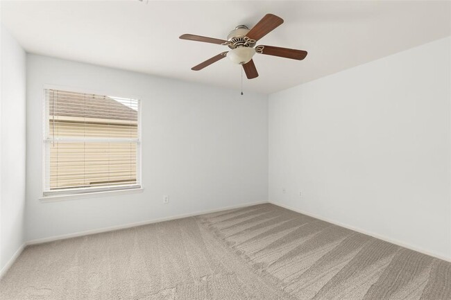 Building Photo - 2111 Blue Water Bay Dr