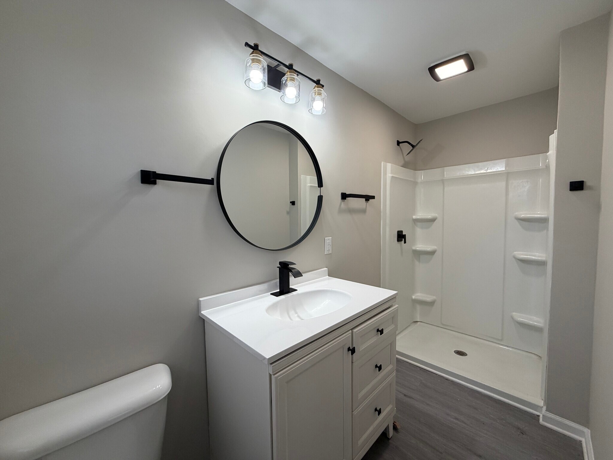 Building Photo - 308 Donna Ave