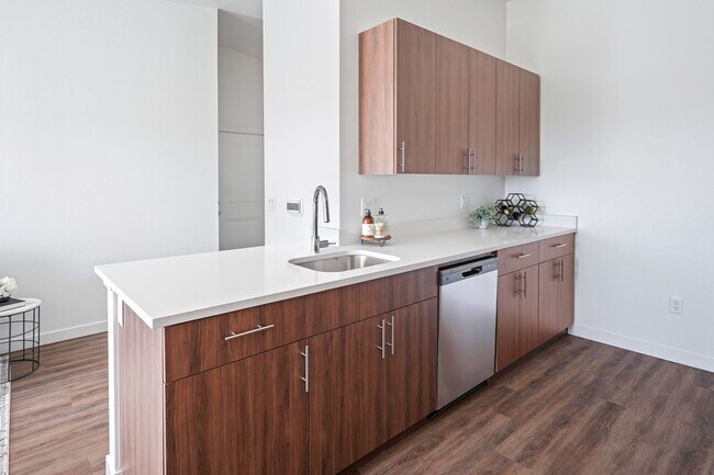 Building Photo - Spring Into Savings: $500 Rent Credit & $5...
