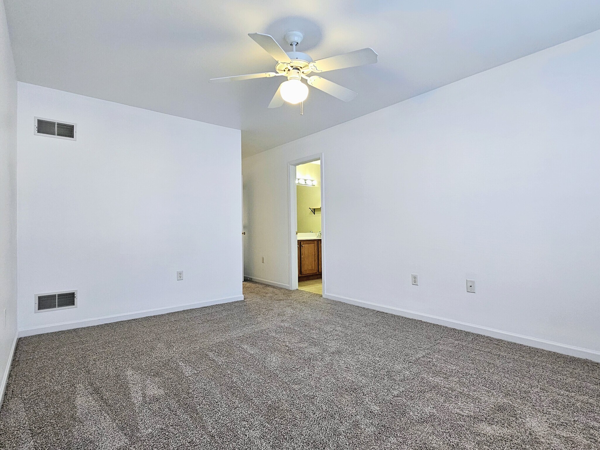 Building Photo - 21 Granite Dr