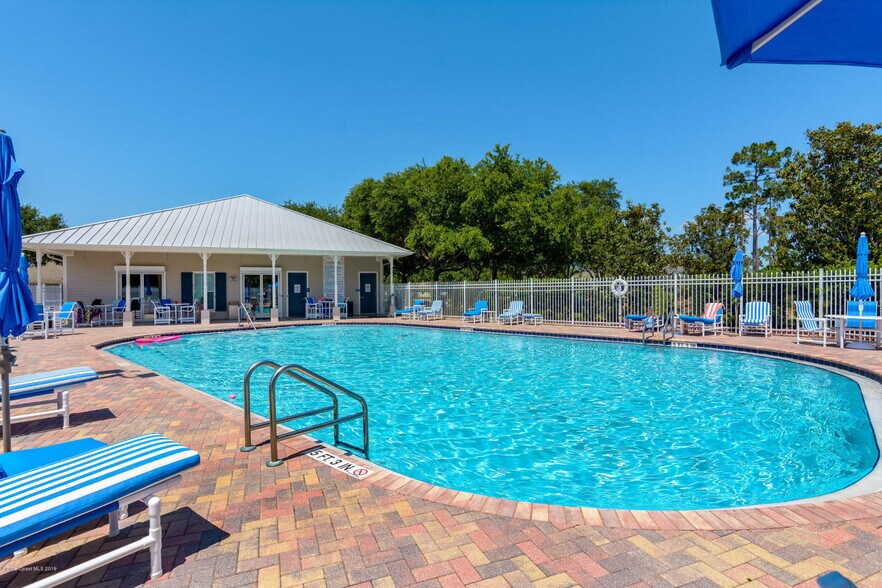 Community Pool - 537 Mason Dr