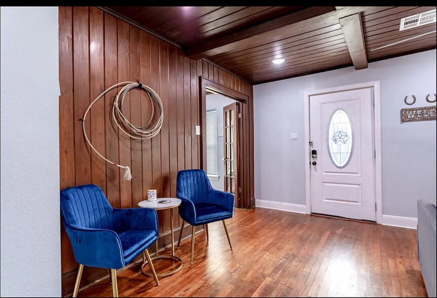 Building Photo - 3415 Shelby Ave