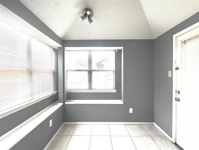Building Photo - 1505 Shalain Dr