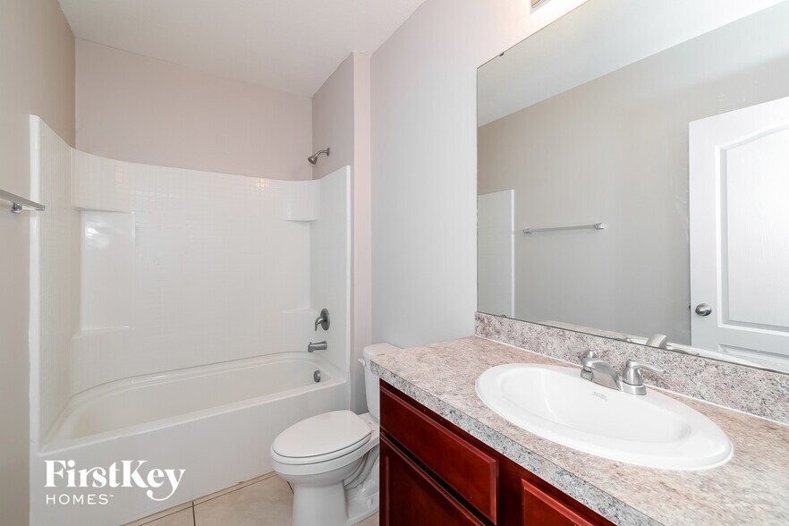 Building Photo - 107 Fall Glo Rd