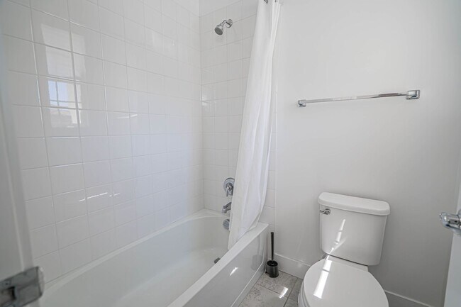 Building Photo - 28519 Moyer Ln