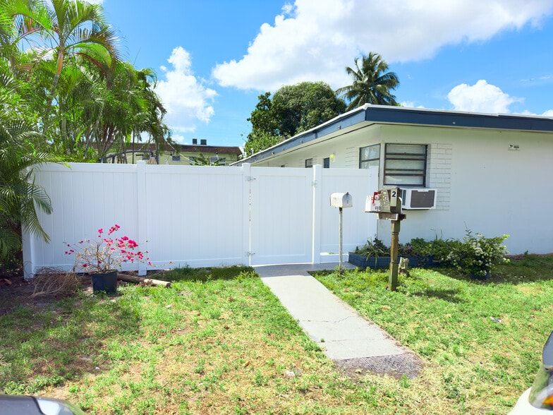 Building Photo - 6036 Polk St