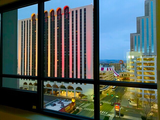 Building Photo - 450 N Arlington Ave