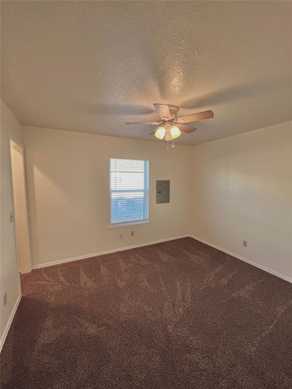 Building Photo - 1901 E Lindsey St