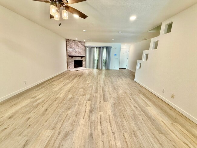 Building Photo - Beautifully Updated 3-Bedroom Tri-Level Condo with Bonus Room in Prime Chatsworth!