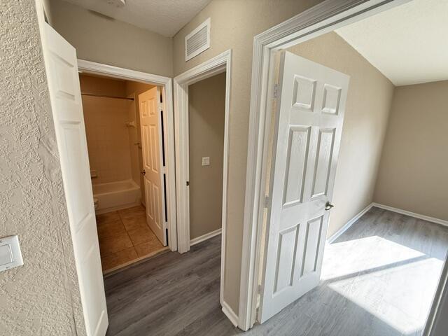Building Photo - 3075 N Evergreen Cir