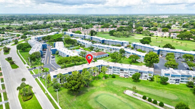 Building Photo - 7787 Golf Cir Dr