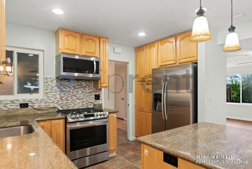 Building Photo - 325 Copco Ln