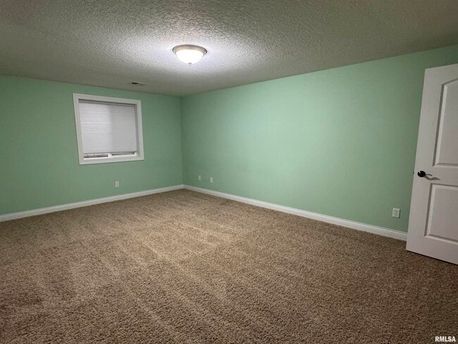 Building Photo - 3011 Belmont Pl