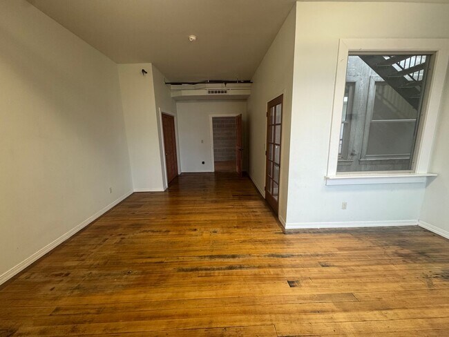 Building Photo - 811 Cook Building