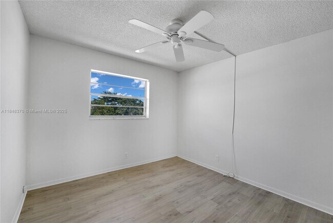 Building Photo - 2145 Pierce St